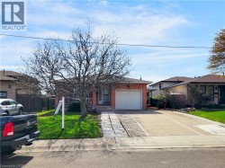 216 RAVENBURY Drive Unit# UNIT 2 Hamilton, ON L8W 2J1