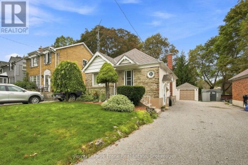 126 LAUDER ROAD  Oshawa (O'Neill), ON L1G 2H6