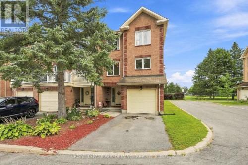 1992 Summerfields Crescent, Ottawa, ON 