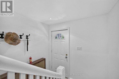 2 - 297 ROYAL AVENUE , Ottawa, Ontario K2A 1T6 2