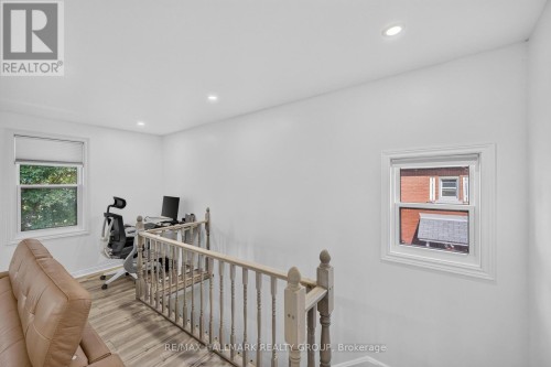 2 - 297 ROYAL AVENUE , Ottawa, Ontario K2A 1T6 4