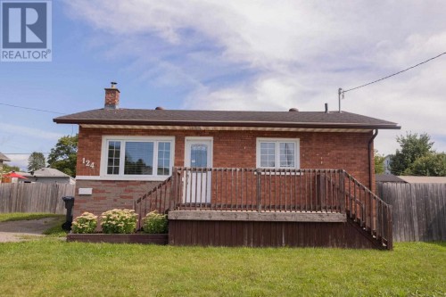 124 McFadden AVE  Sault Ste. Marie, ON P6C 4T2