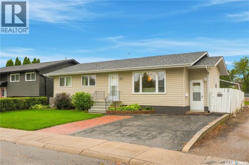 226 Dickey Crescent, Saskatoon, SK 