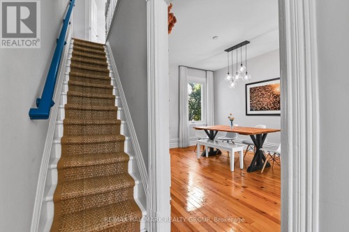 Stairs to 2nd floor - 142 River Lane, Ottawa, ON 