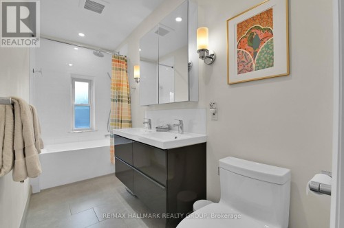 2nd floor - 5-piece Bathroom - 142 River Lane, Ottawa, ON 