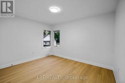Bright bedroom with Vinyl flooring - 
