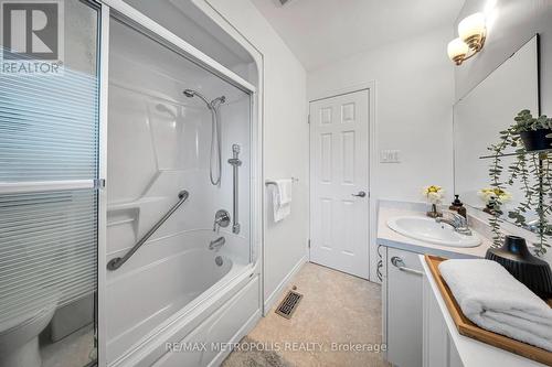 598 Black Oak Crescent, Waterloo, ON 