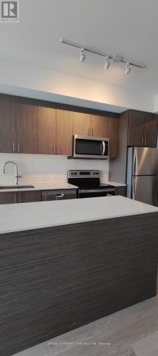 405 - 2782 BARTON STREET E , Hamilton, Ontario L8E 3P5 2