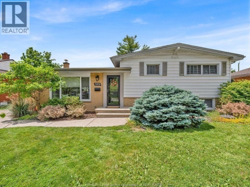 3939 LONGFELLOW  Windsor, ON N9G 2B4