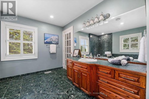 Vanity Area in Primary Bathroom - 26 Mill Run Gate, Uxbridge, ON 