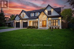 1445 SKYLINE DRIVE  Mississauga, ON L5E 2W3