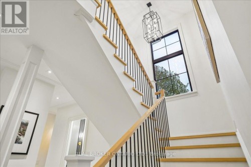 1445 Skyline Drive, Mississauga, ON 