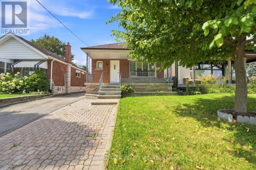 32 DENVALE ROAD , Toronto, Ontario M4B 3B5