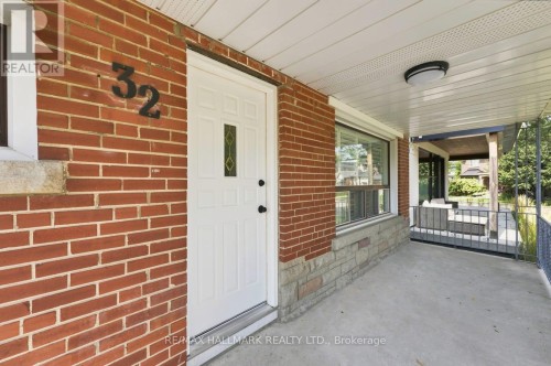 32 DENVALE ROAD , Toronto, Ontario M4B 3B5 2