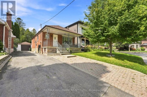 32 DENVALE ROAD , Toronto, Ontario M4B 3B5 4