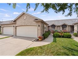 7 CHEROKEE Lane Leamington, ON N8H 5H8