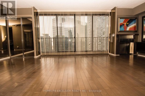 3227 - 33 HARBOUR SQUARE , Toronto, Ontario M5J 2G2 5