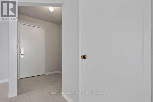 402 - 2393 NEW STREET , Burlington (Brant), Ontario L7R 1K1 2
