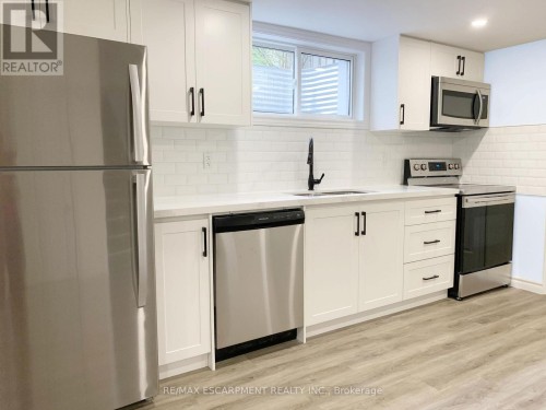 LOWER - 43 KANATA CRESCENT , Brantford, Ontario N3R 7E8 2