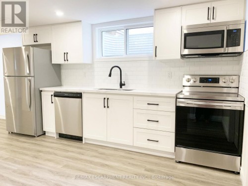 LOWER - 43 KANATA CRESCENT , Brantford, Ontario N3R 7E8 3
