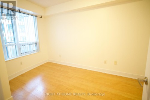 713 - 20 BLUE JAYS WAY , Toronto, Ontario M5V 3T3 3