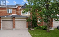 919 CARIBOU VALLEY CIRCLE Newmarket, ON L3X 1W9