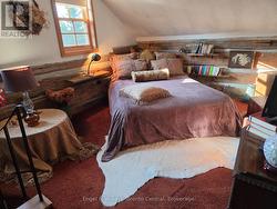 Loft bedroom - 