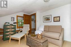 Upstairs bedroom - 