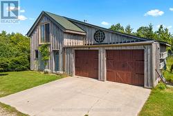 Studio and double car garage - 