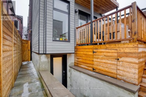 LOWER - 325 PERTH AVENUE , Toronto, Ontario M6P 3X9 3