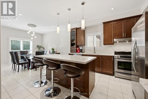 322 Comiskey Crescent, Mississauga, ON 