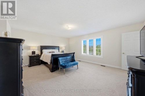 322 Comiskey Crescent, Mississauga, ON 