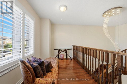 322 Comiskey Crescent, Mississauga, ON 