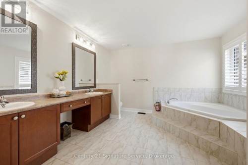 322 Comiskey Crescent, Mississauga, ON 