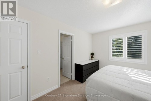 322 Comiskey Crescent, Mississauga, ON 