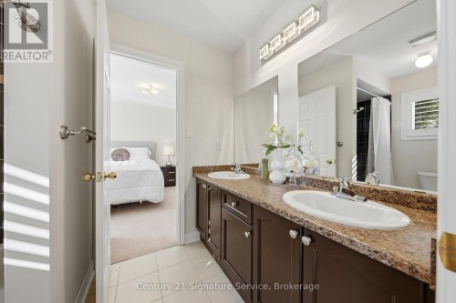 322 Comiskey Crescent, Mississauga, ON 