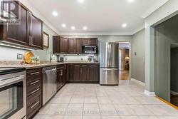 Kitchen with eat-in area - 
