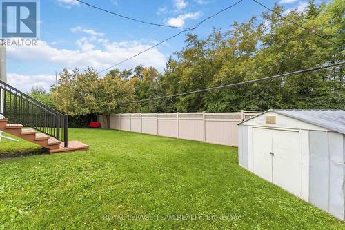 fenced-in private yard - 115 Mountbatten Avenue, Ottawa, ON 