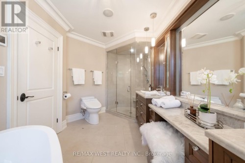 2nd Floor Primary Bedroom Ensuite - 3 Castle Frank Road, Toronto, ON 
