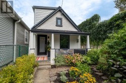 29 BUSHELL AVENUE Toronto, ON M4M 3B8