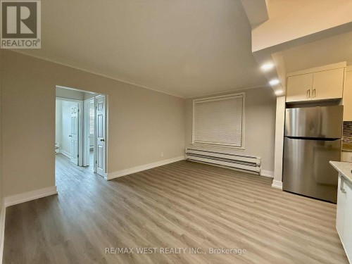 2 - 402 ROYAL YORK ROAD , Toronto, Ontario M8Y 2R5 2