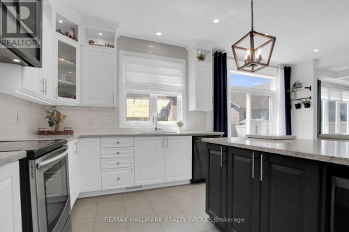 636 Eagle Crest Heights, Ottawa, ON 