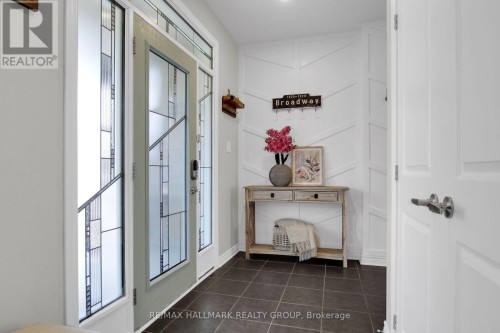 636 Eagle Crest Heights, Ottawa, ON 