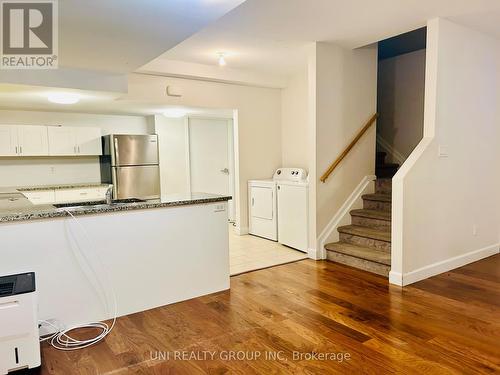 B - 492 MOODIE DRIVE , Ottawa, Ontario K2H 8A7 5