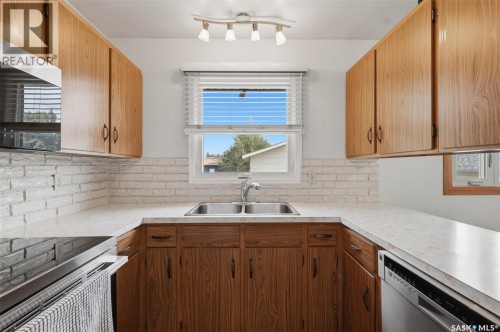 418 Laval Crescent, Saskatoon, SK 