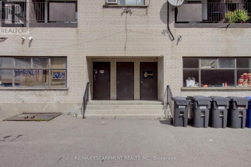 9 - 492 KERR STREET , Oakville, Ontario L6K 3C5 3