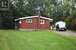 104 White Oak DR W Sault Ste Marie, ON P6C 2H8