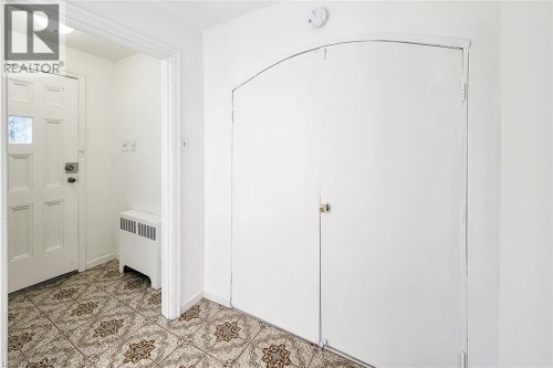 243 8 Highway , Stoney Creek, Ontario L8G 1E2 4