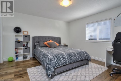 UPPER - 54 PERIWINKLE STREET , Kitchener, Ontario N2E 4C7 3
