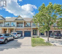 256 SANDALE ROAD Whitchurch-Stouffville, ON L4A 0Y4